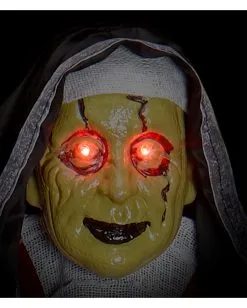 Untote Nonne Mit Blinkenden Augen 137cm 7 Untote Nonne Mit Blinkenden Augen 137cm -Karneval Universe Verkäufe zombie nonne mit blinkenden augen zombie nun with blinking eyes halloween haengefigur halloween deko 51742 03